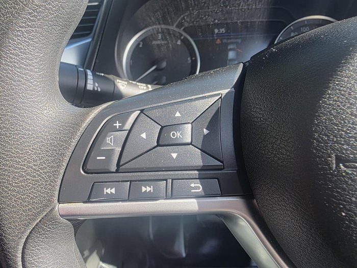 2021 Nissan Navara SL