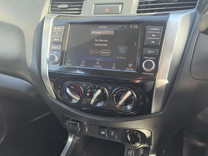 2021 Nissan Navara SL