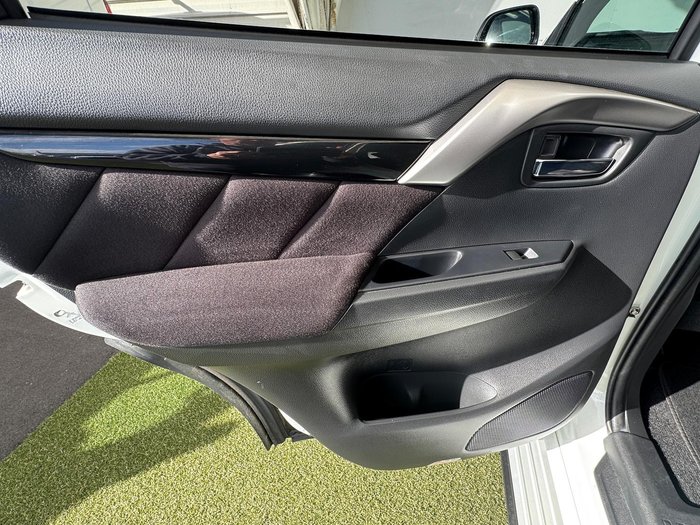 2017 Mitsubishi Pajero Sport GLX