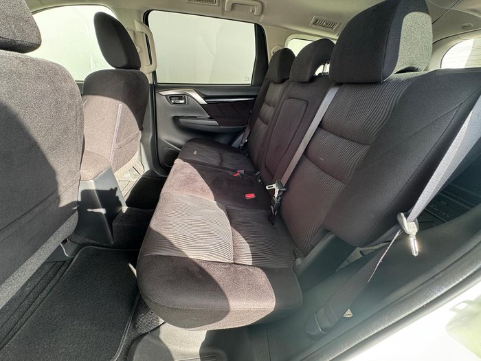 2017 Mitsubishi Pajero Sport GLX