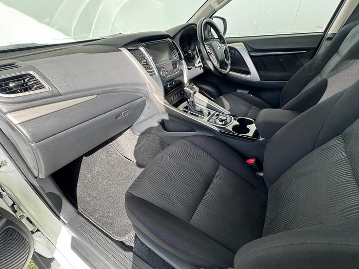 2017 Mitsubishi Pajero Sport GLX