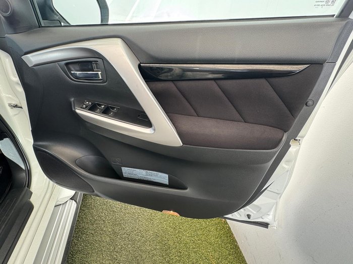 2017 Mitsubishi Pajero Sport GLX