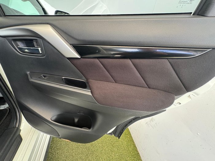 2017 Mitsubishi Pajero Sport GLX