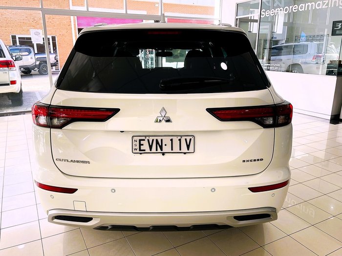 2022 Mitsubishi Outlander Exceed