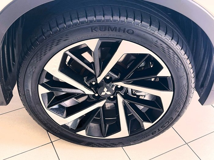 2022 Mitsubishi Outlander Exceed