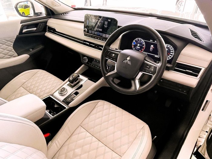 2022 Mitsubishi Outlander Exceed