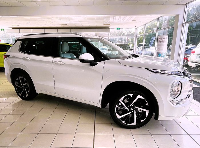 2022 Mitsubishi Outlander Exceed