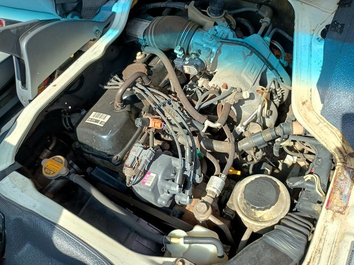 2000 Toyota Hiace Commuter RZH125R French Vanilla