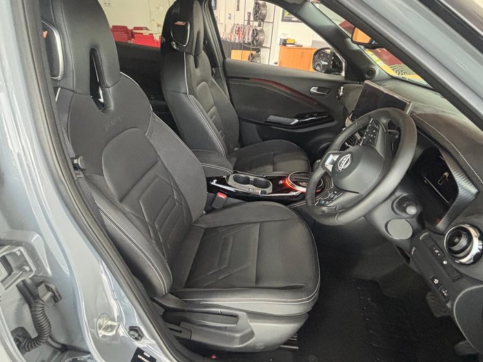 2025 Nissan JUKE Ti F16 MY25 Ceramic Grey 2-tone with Black roof