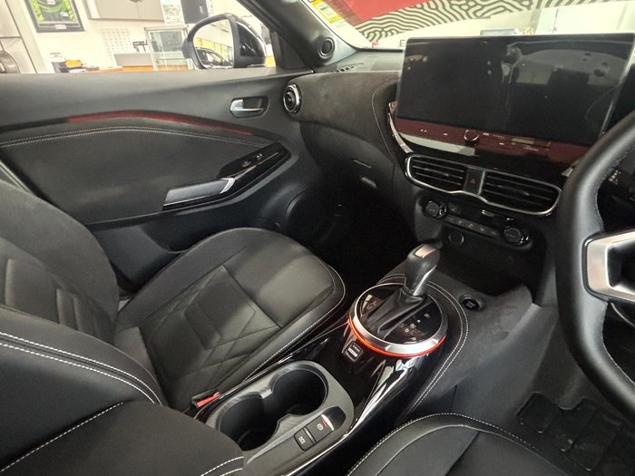 2025 Nissan JUKE Ti F16 MY25 Ceramic Grey 2-tone with Black roof