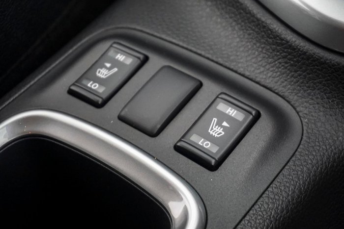 2025 Nissan Navara ST-X