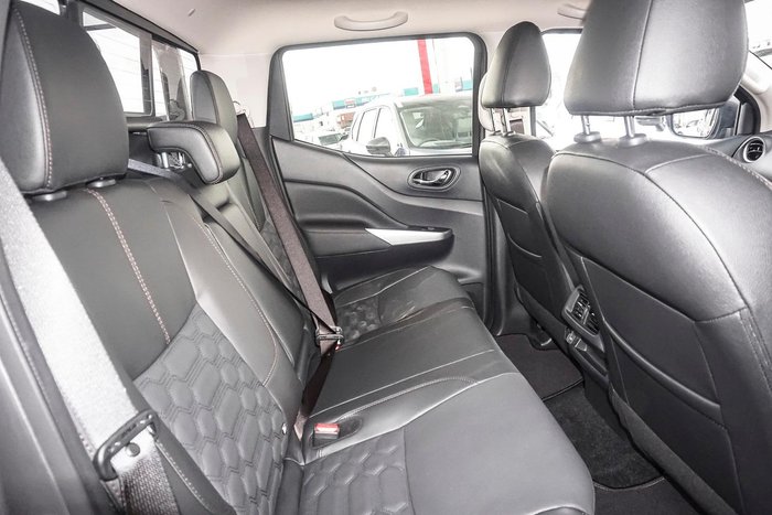 2025 Nissan Navara ST-X