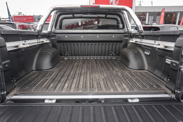 2025 Nissan Navara ST-X