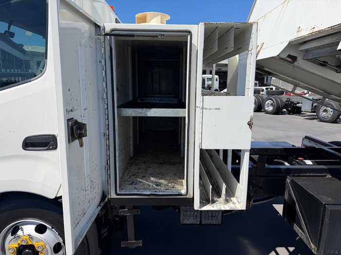 2014 Hino 300 Series 917 Medium