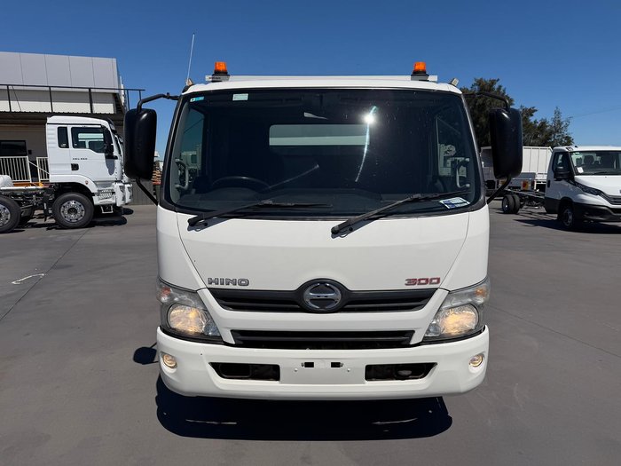 2014 Hino 300 Series 917 Medium