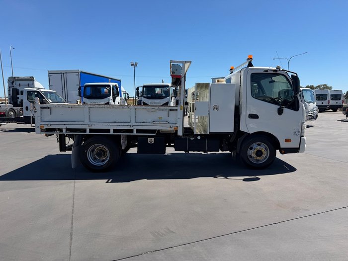 2014 Hino 300 Series 917 Medium