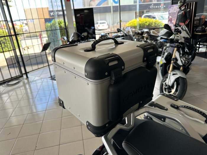 2022 CFMOTO 800MT Touring MT Blue