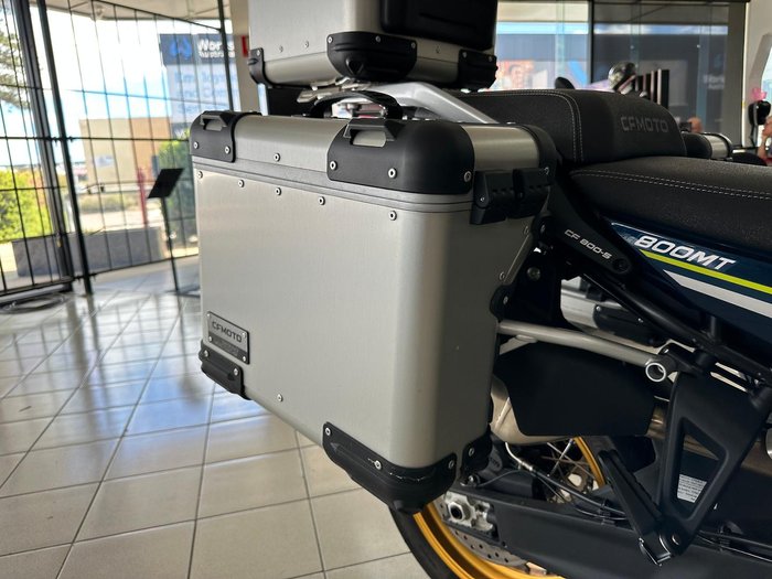 2022 CFMOTO 800MT Touring MT Blue