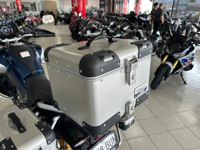 2022 CFMOTO 800MT Touring MT Blue