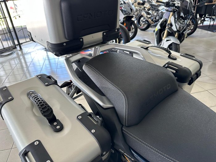 2022 CFMOTO 800MT Touring MT Blue