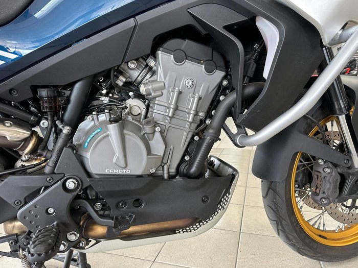 2022 CFMOTO 800MT Touring MT Blue