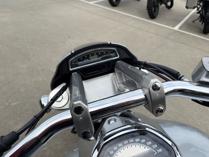 2013 Suzuki VZR 1800 BOULEVARD (M109R) Black