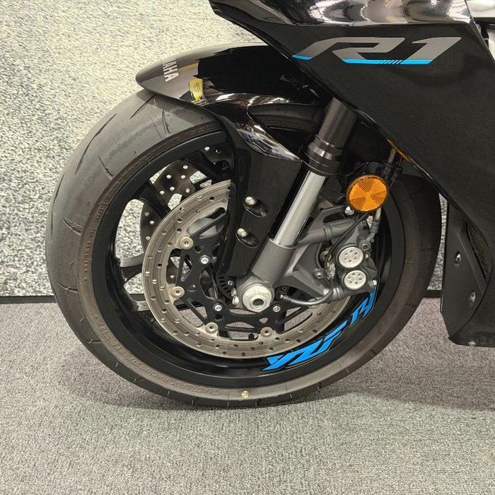2023 Yamaha YZF-R1 Black