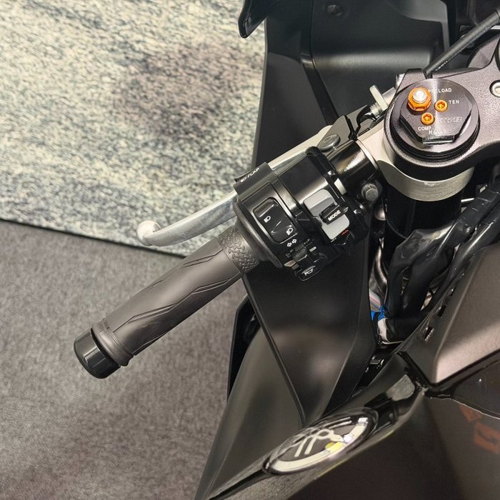 2023 Yamaha YZF-R1 Black