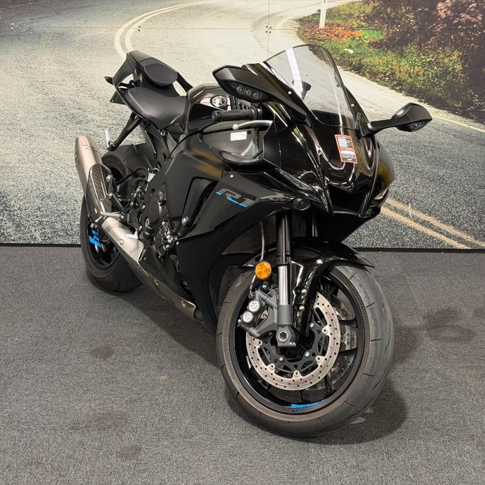 2023 Yamaha YZF-R1 Black