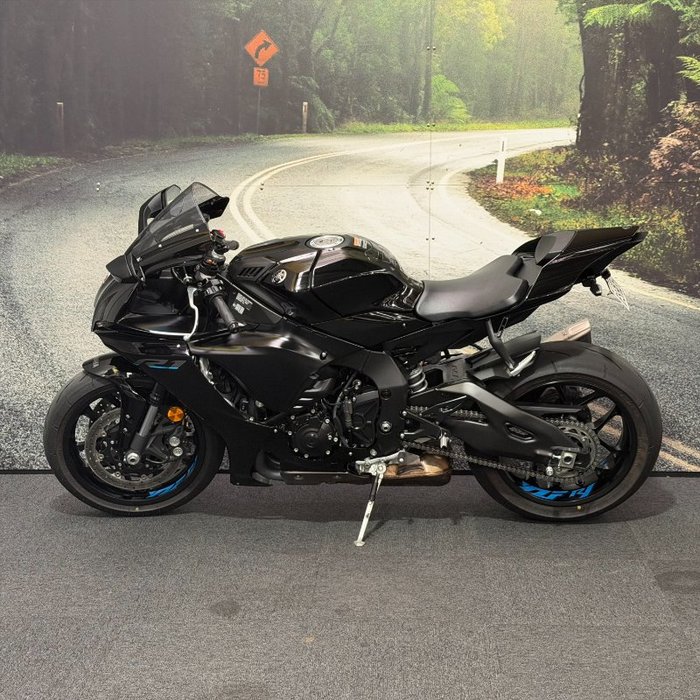 2023 Yamaha YZF-R1 Black