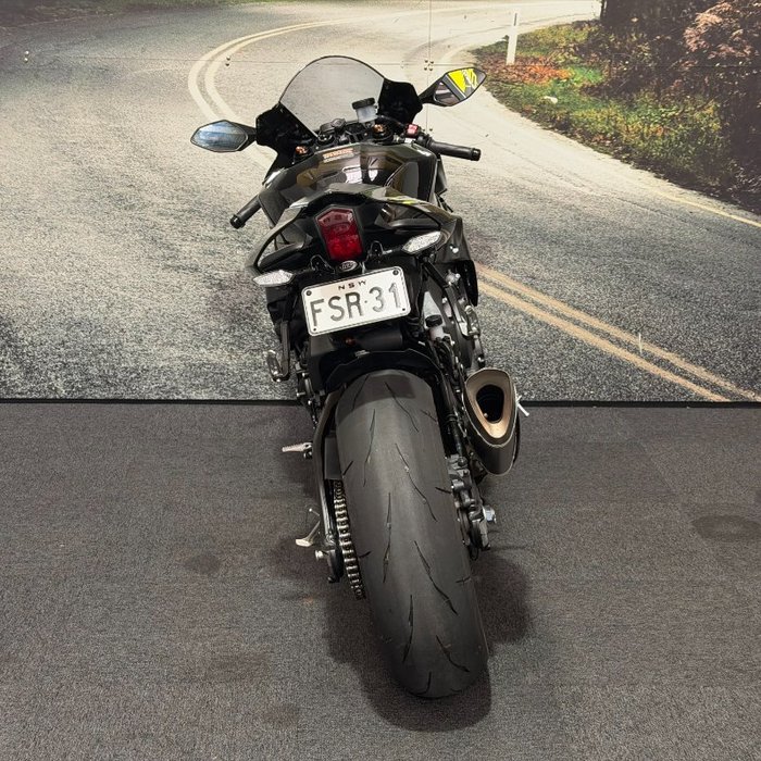 2023 Yamaha YZF-R1 Black