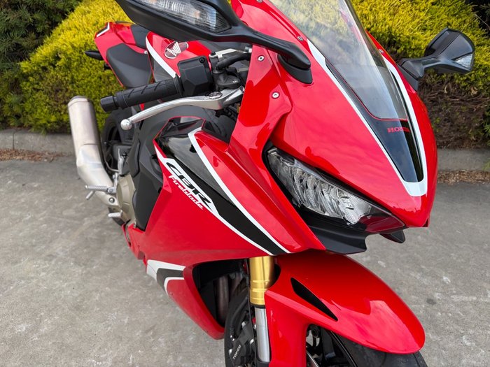2017 Honda CBR1000RRA (FIREBLADE) ABS Red