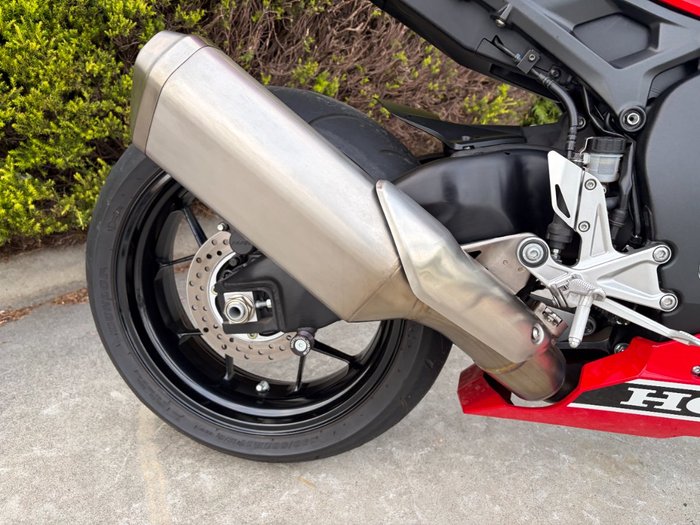 2017 Honda CBR1000RRA (FIREBLADE) ABS Red