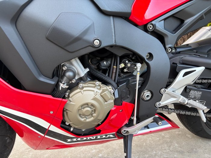 2017 Honda CBR1000RRA (FIREBLADE) ABS Red