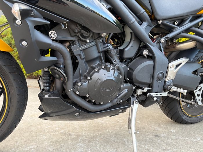 Triumph 2016 TRIUMPH 1050CC SPEED TRIPLE Yellow