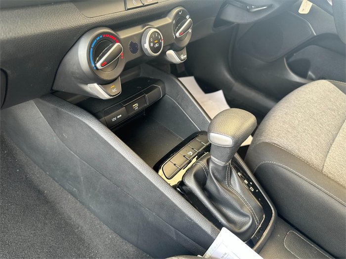 2022 KIA STONIC S YB MY23 White