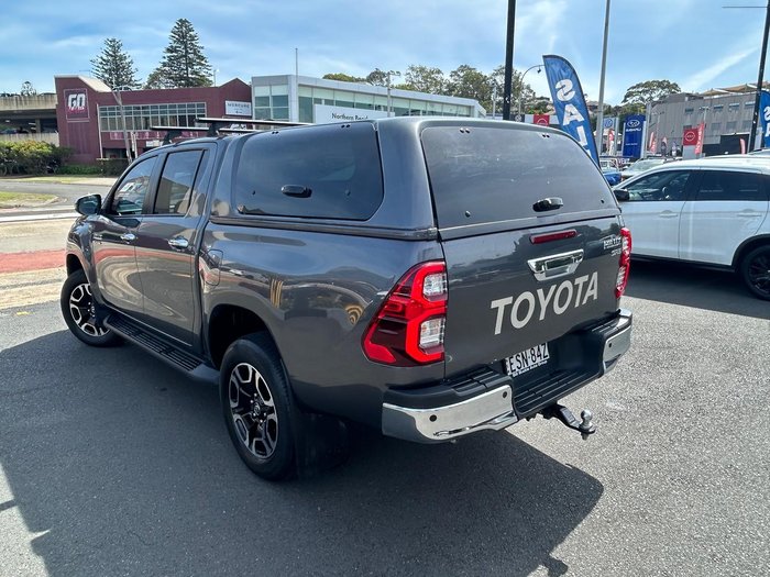 2022 Toyota Hilux SR5
