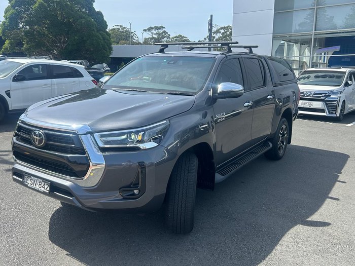 2022 Toyota Hilux SR5