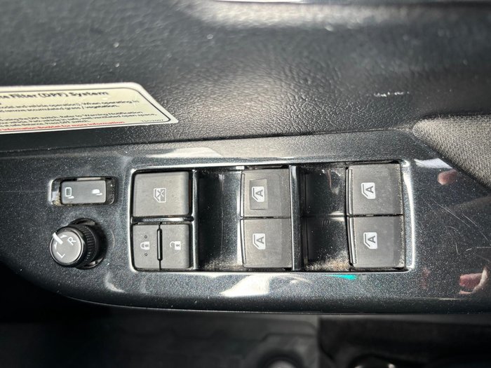 2022 Toyota Hilux SR5