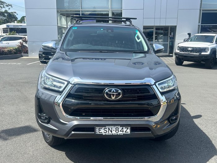 2022 Toyota Hilux SR5