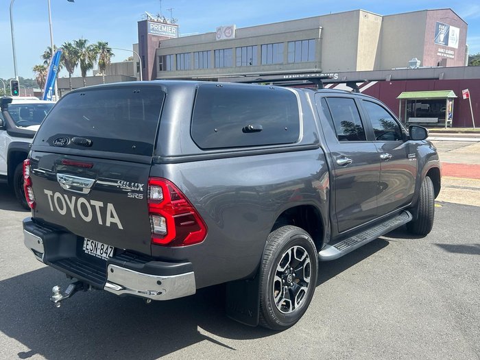 2022 Toyota Hilux SR5