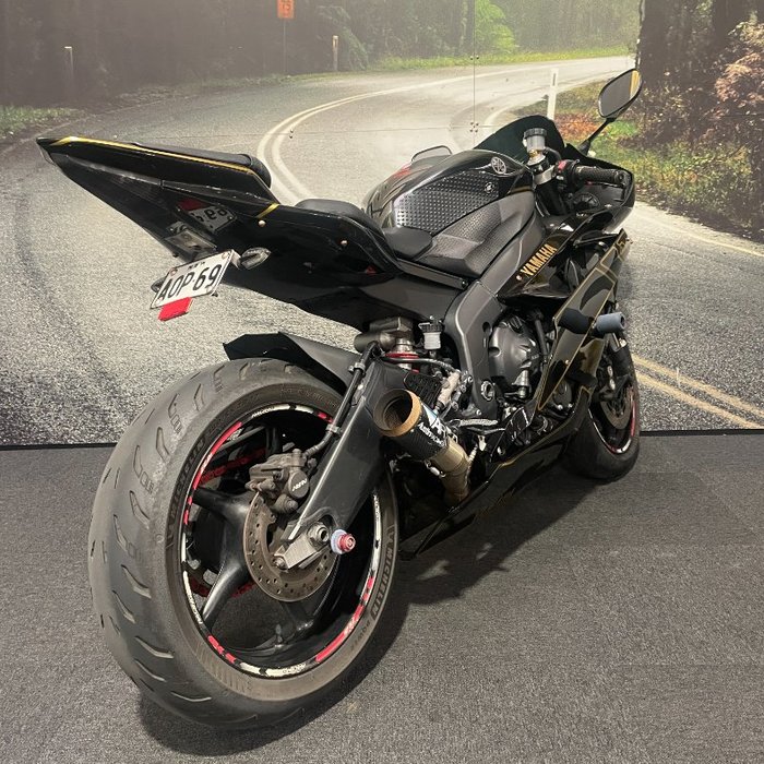 Yamaha 2006 Yamaha 600cc YZF-R6 Black