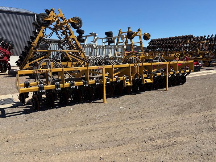 0 SERAFIN ULTISOW USED 2023 8M RIGID SINGLE DISC LINKAGE SEEDER BAR Yellow