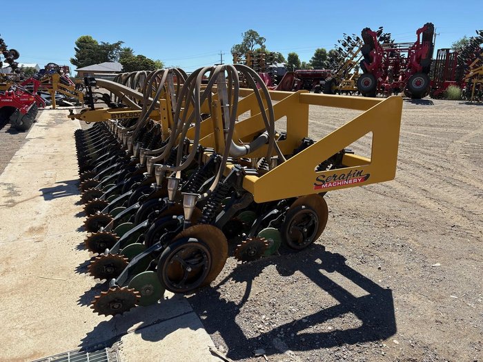 0 SERAFIN ULTISOW USED 2023 8M RIGID SINGLE DISC LINKAGE SEEDER BAR Yellow