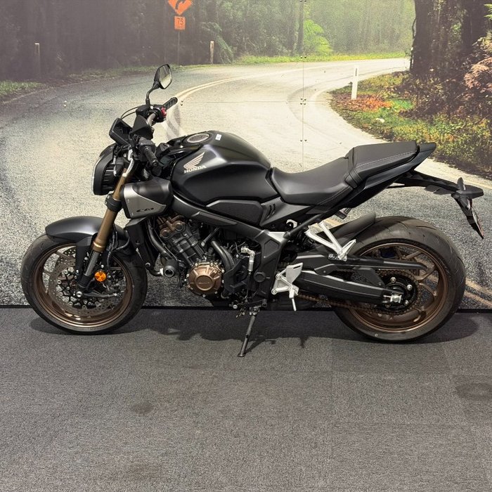 2024 Honda CB650RAC Black