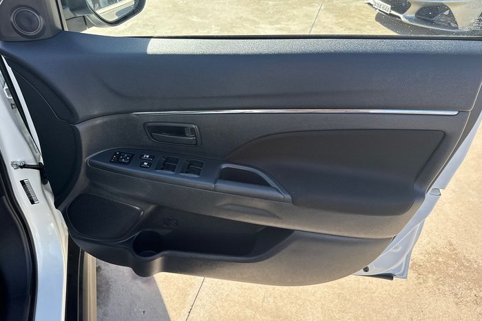 2024 Mitsubishi ASX ES XD MY24 White