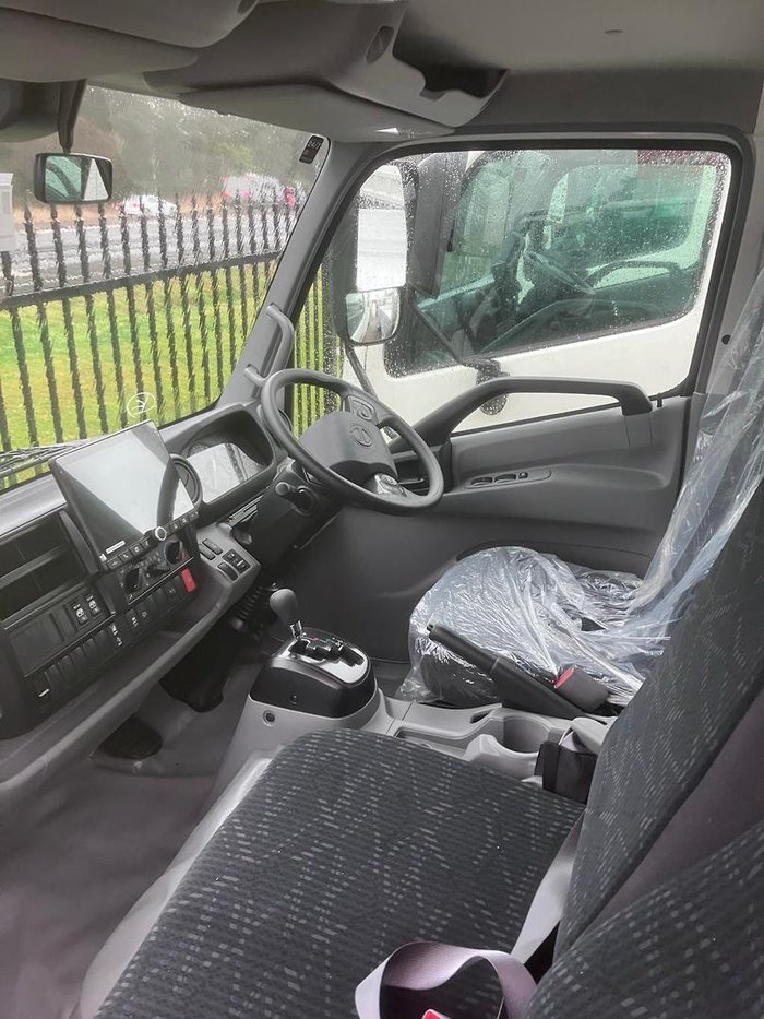 2025 Hino 300 Series 616 Crew White