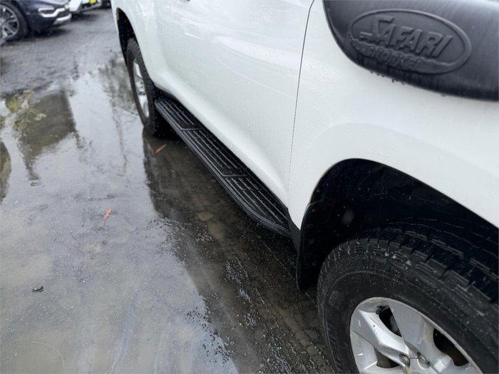 2011 TOYOTA LANDCRUISER PRADO GX (4x4)