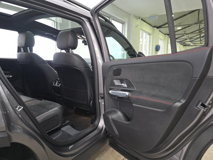 2021 Mercedes-Benz GLB-Class GLB200