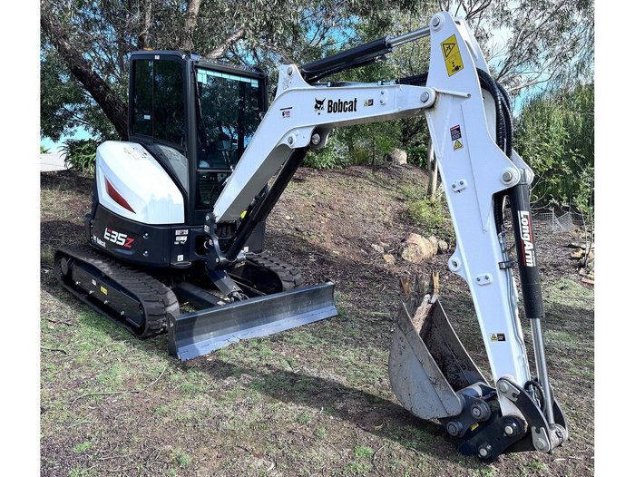 2025 Bobcat E35z